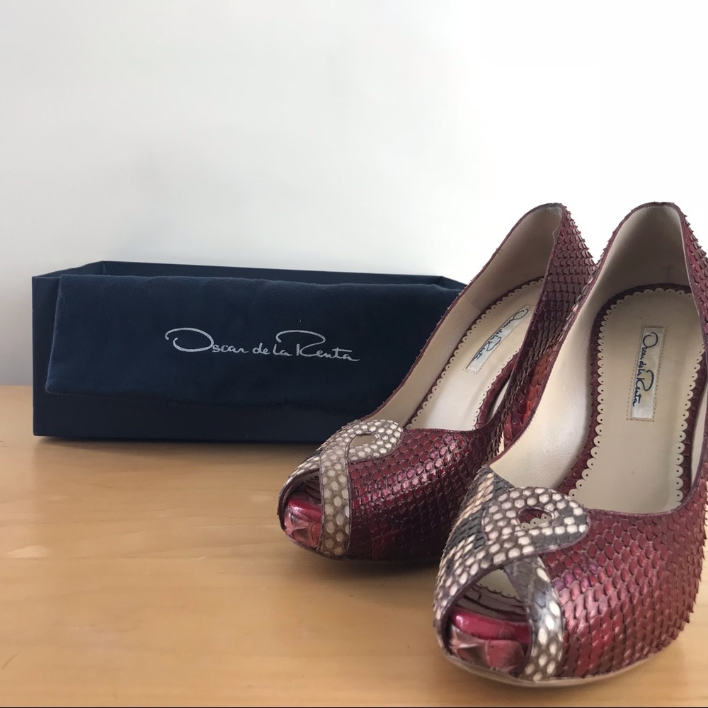 Oscar de le Renta Two-Tone Python Pumps - Picture 8 of 8